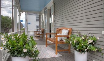 204 Spring St, Newport, RI 02840