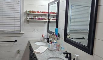 657 4th St NW, Arab, AL 35016