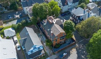 17 Lincoln St, Newport, RI 02840