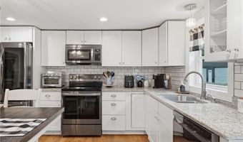 1070 Tarkiln Rd, Burrillville, RI 02830