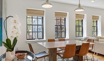 27 High St 2, Newport, RI 02840