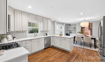 1911 Club Rd, Charlotte, NC 28205