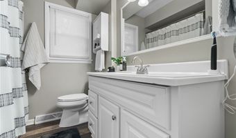 1086 Terrell Dr, Akron, OH 44313