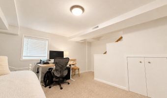 609 S HENRY St, Alexandria, VA 22314