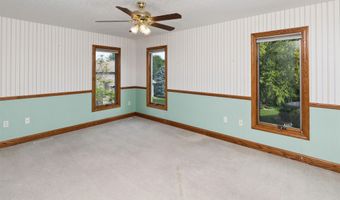 718 NE Brook Haven Dr, Ankeny, IA 50021