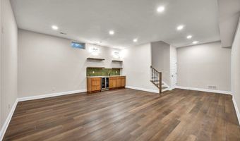 690 Club Dr W, Aurora, OH 44202