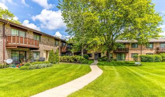 2638 N Windsor Dr 101, Arlington Heights, IL 60004