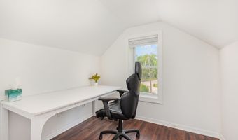 1237 Fox River Dr, Algonquin, IL 60102