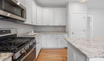 48 Willow St, Cheshire, CT 06410