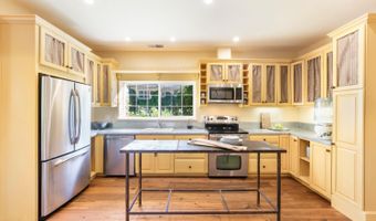 335 Pine Breeze Dr, Angwin, CA 94508