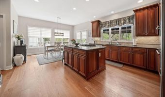 33 WATERTON Dr, Bear, DE 19701