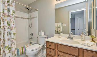 25066 CROXLEY GREEN Sq, Aldie, VA 20105