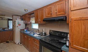 941 E Clayton Rd, Alderson, WV 24910