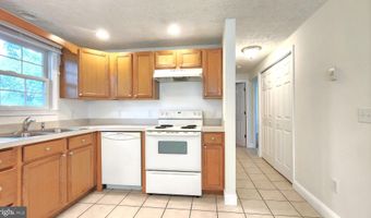 210 W HIGH St, Felton, DE 19943