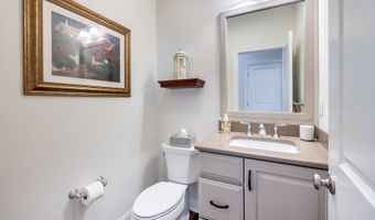 33 S Crossing Way, Bethel, CT 06801