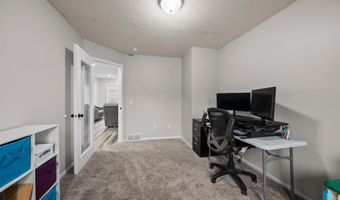316 S Country Club Ave, Brandon, SD 57005