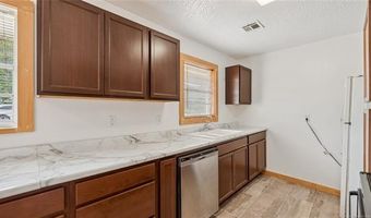 2970 Yorman Rd, Bartlesville, OK 74006