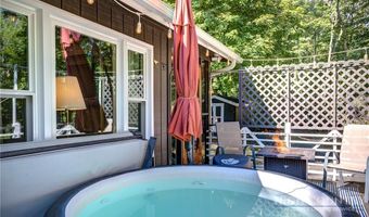 408 Clubhouse Dr, Banner Elk, NC 28604