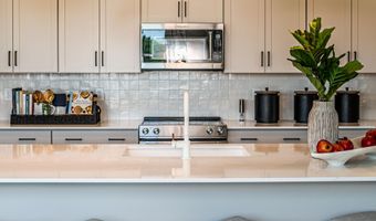 913 Peckham Lp, Aberdeen, NC 28315