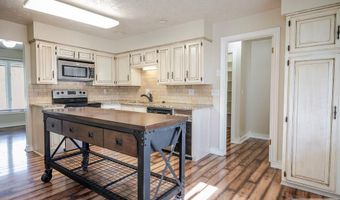 202 Cottonwood Ln, Blackfoot, ID 83211