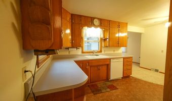 606 4Th Ave, Ackley, IA 50601