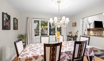 2 Windsor Ct, Amityville, NY 11701