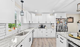 8 Big River Rd, Coventry, RI 02816