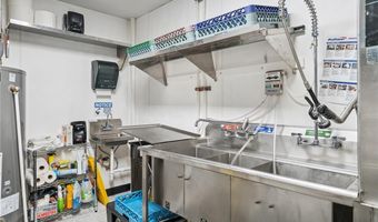 103 E Main St, Anamosa, IA 52205