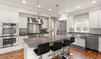 4226 40TH St N, Arlington, VA 22207