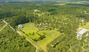 634 Alapaha River Dr, Alapaha, GA 31622