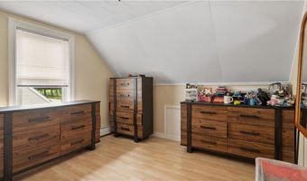 162 Thatcher St, East Providence, RI 02916