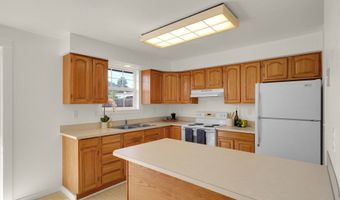176 19TH St, Springfield, OR 97477
