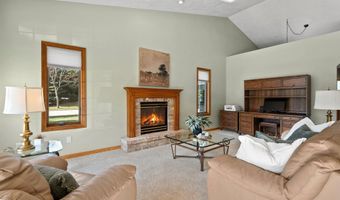 3302 E FALLCREEK Ln, Appleton, WI 54913