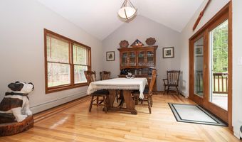 4 Debbie Dr, Altamont, NY 12009
