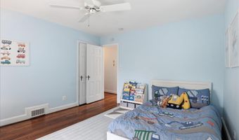 2316 N STAFFORD St, Arlington, VA 22207