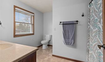 1022 E CAPITOL Dr, Appleton, WI 54911