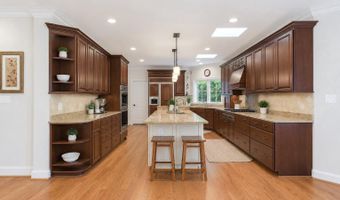 5601 VERNON Pl, Bethesda, MD 20817