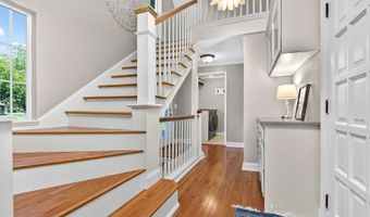 9 MEADOWBROOK Ln, Appleton, WI 54914