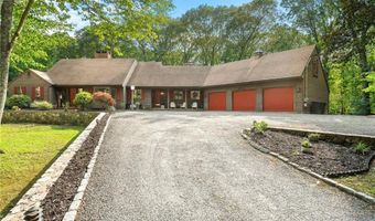 2 Spinney Ln, North Kingstown, RI 02852