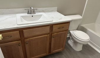 6302 Bishops Pond Ln, Indianapolis, IN 46268