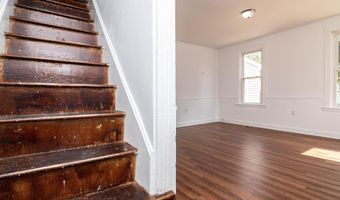 235 W 10 St, Laurel, DE 19956