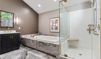 540 Bent Creek Oval, Aurora, OH 44202