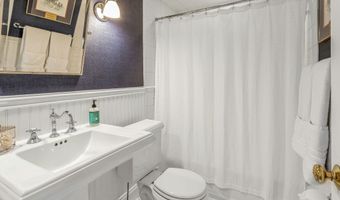 4 Old Stone Rd, Darien, CT 06820
