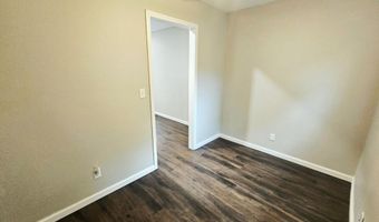 861 Oak Crst, Baxter Springs, KS 66713