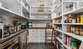 792 Pigeon Roost Rd, Banner Elk, NC 28604