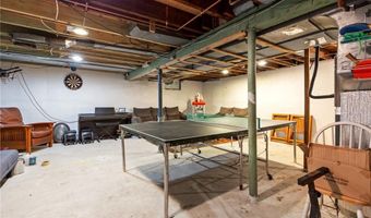 82 Vera St, Warwick, RI 02886