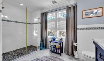 21 W Magnolia Ave, Beach Haven, NJ 08008