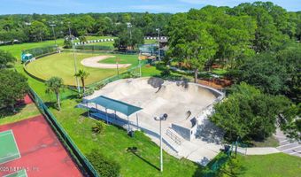 553 DAVID St, Atlantic Beach, FL 32233
