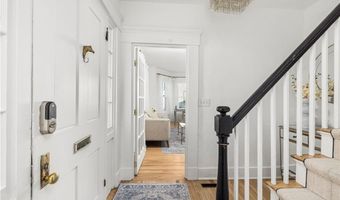 17 Old Beach Rd, Newport, RI 02840