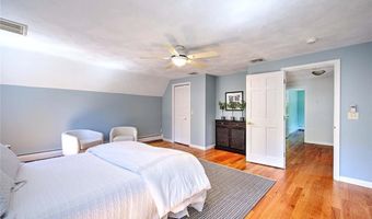 15 Sylvia Ln, Lincoln, RI 02865